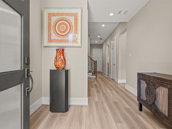 4th image of 6104 Preserve Dr