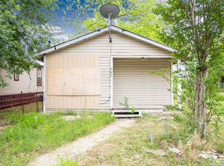 607 Avenue J, Poteet, TX 78065