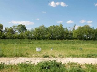 825 Goldfinch Ln, Marshall, WI 53559
