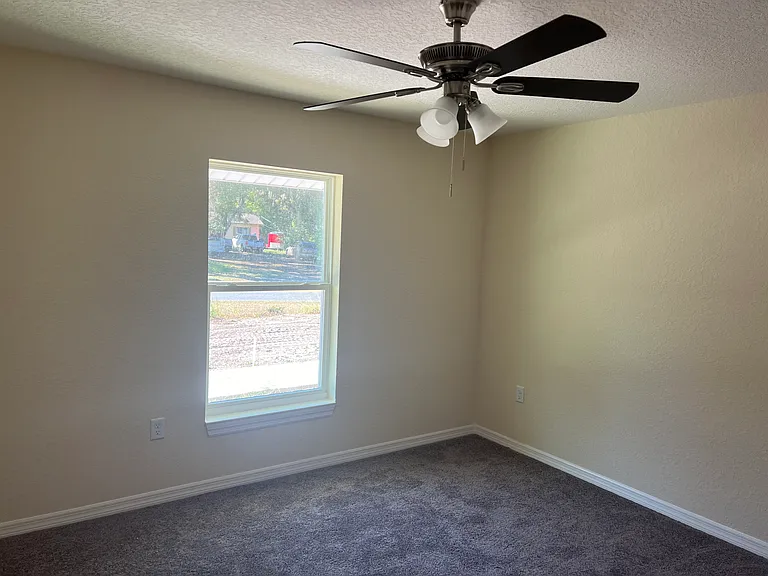 First Bedroom/Front