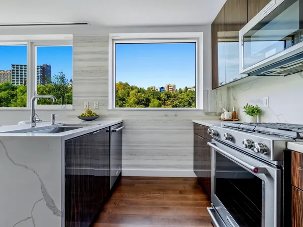 800 Avenue At Port Imperial image 5 of 41