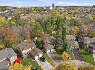 12 Lippincott Ct, Richmond Hill, ON L4C 7M5