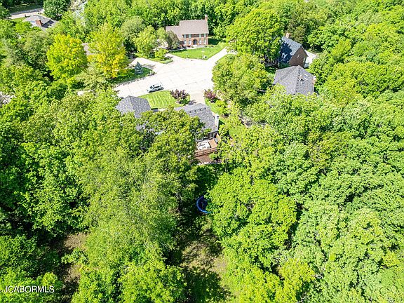 3rd image of 3205 Pembroke Sq