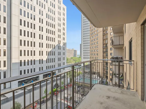 121 Washington Ave S APT 805, Minneapolis, MN 55401