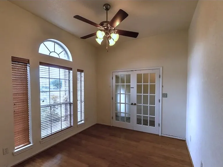4106 Pennington Ave — Photo 17