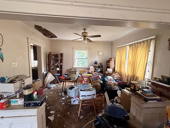 3rd image of 37 Summer St