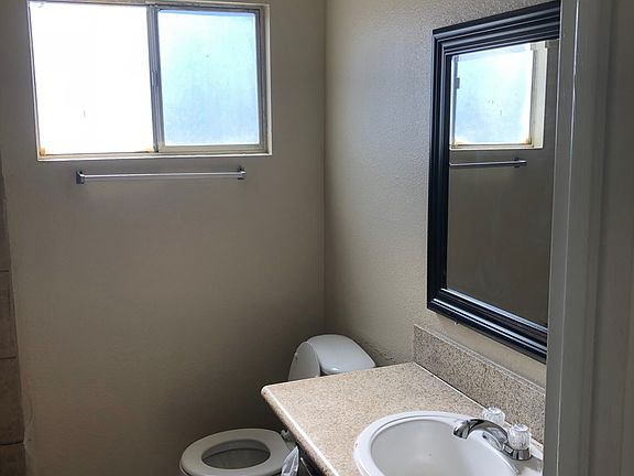 4th image of 2517 Poppy Ln #23
