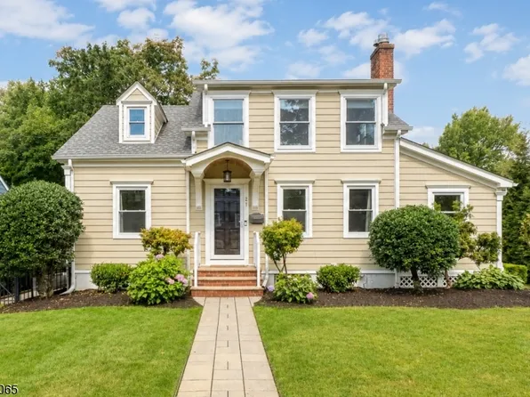 21 Duchamp Pl, Chatham Boro, NJ 07928
