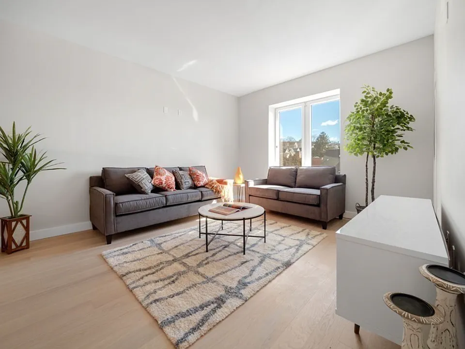 932 Broadway #305