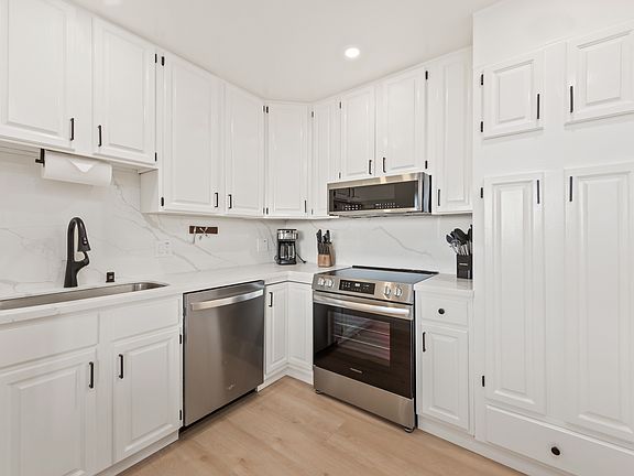 3rd image of 21 Marinero Cir #1B-1Ba-1100Sqft