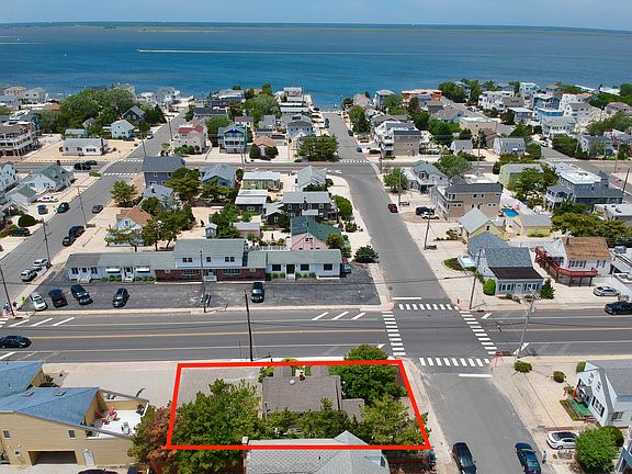 2nd image of 2216 Long Beach Blvd