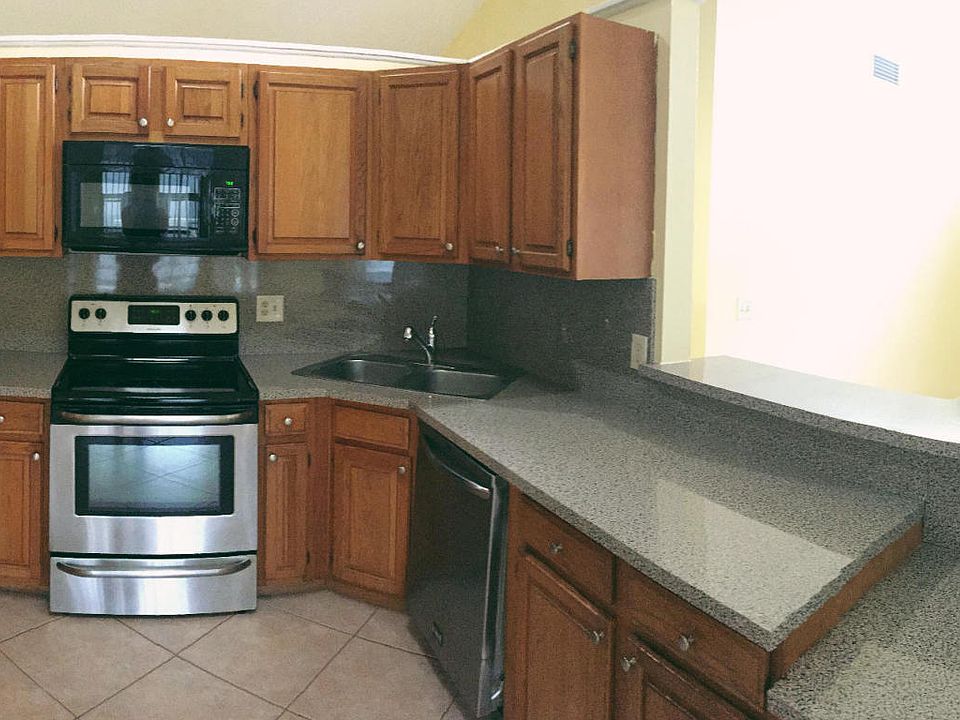 2nd image of 13521 Northumberland Cir