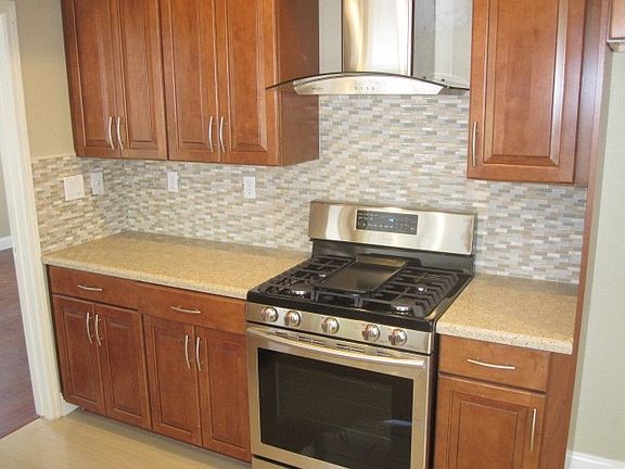4th image of 1700 Thomas Dehaven Ln