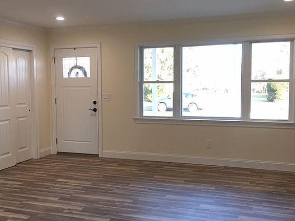 4th image of 13 Norfolk Dr