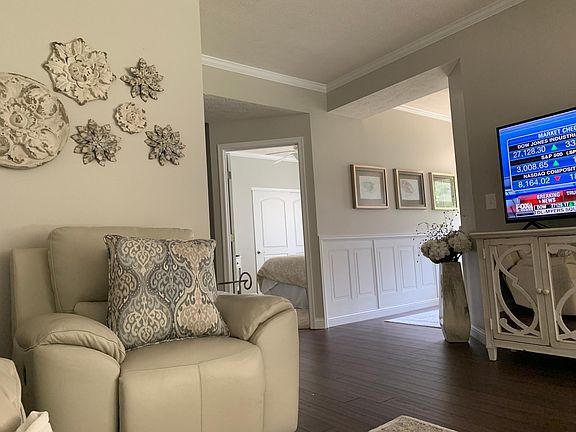 4th image of 4233 Fontenay Dr