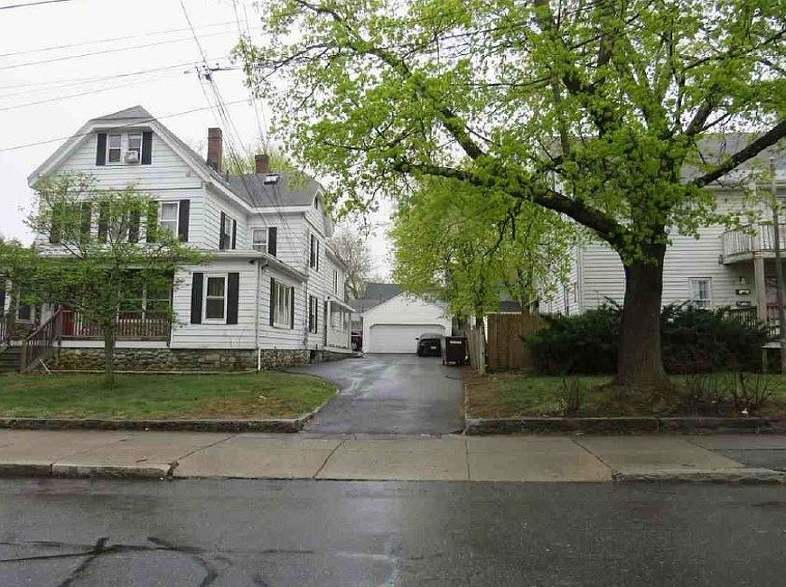 2nd image of 46 Broad St