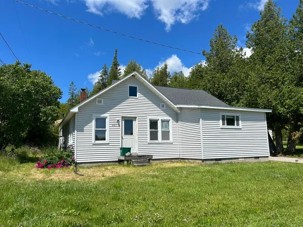 201 S Airport Rd, Saint Ignace, MI 49781