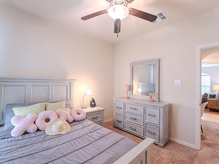 14 Arrowfeather Pl — Photo 27
