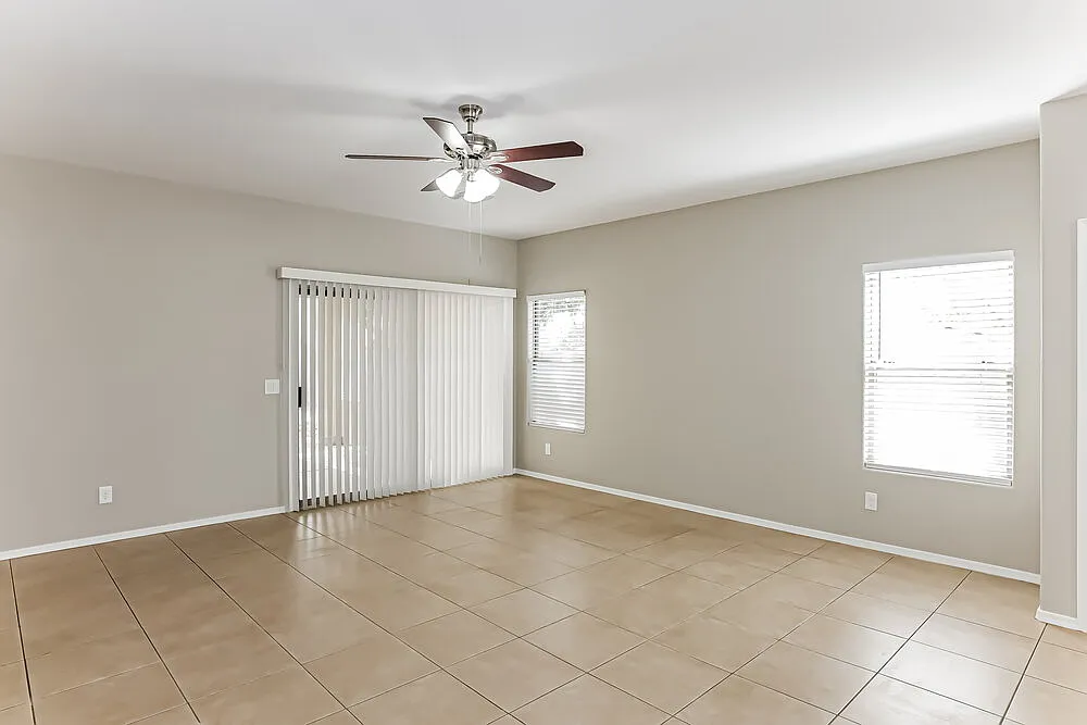 3 bed, 2.0 bath, 1524 sqft, $2,035 — Photo 3