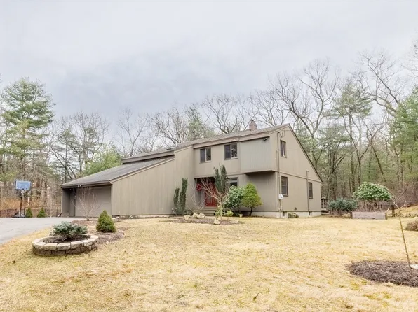 52 Harrison Cir, Rowley, MA 01969