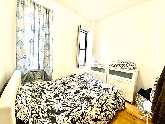 4th image of 227 E 5th St #3RR