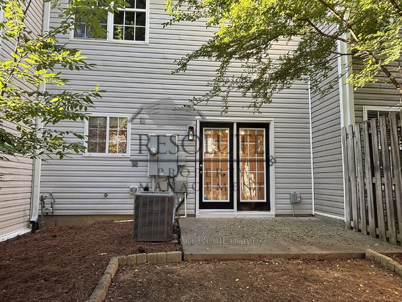 3 bed, 2.5 bath, 1471 sqft, $1,895 — Photo 4
