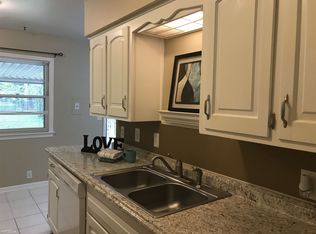 2027 S Edgemoor Dr, Wichita, KS 67218