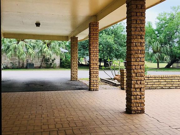 4th image of 62 Palmas Ln