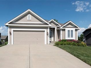 10932 N Manchester Ave, Kansas City, MO 64157