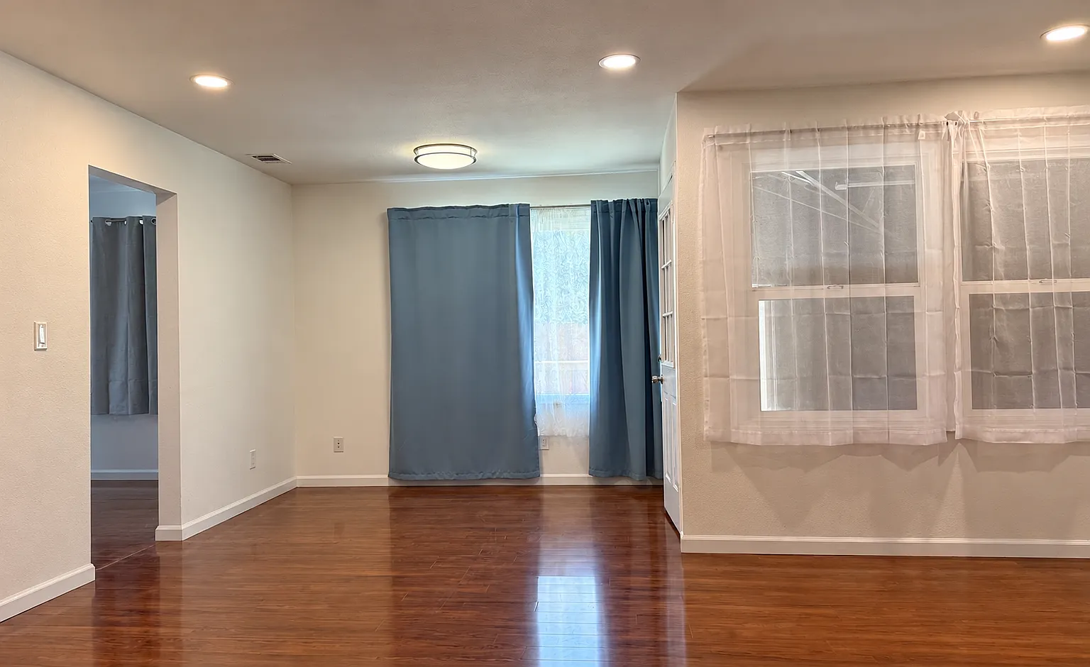 3 bed, 1000 sqft, $3,200 — Photo 3