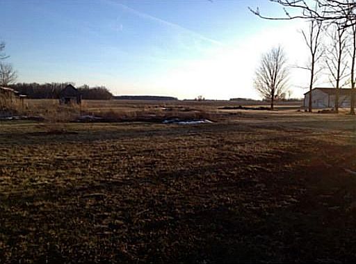 2nd image of 930 Snyder Rd