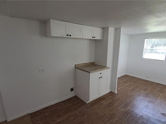 4th image of 2250 Griffin Ln