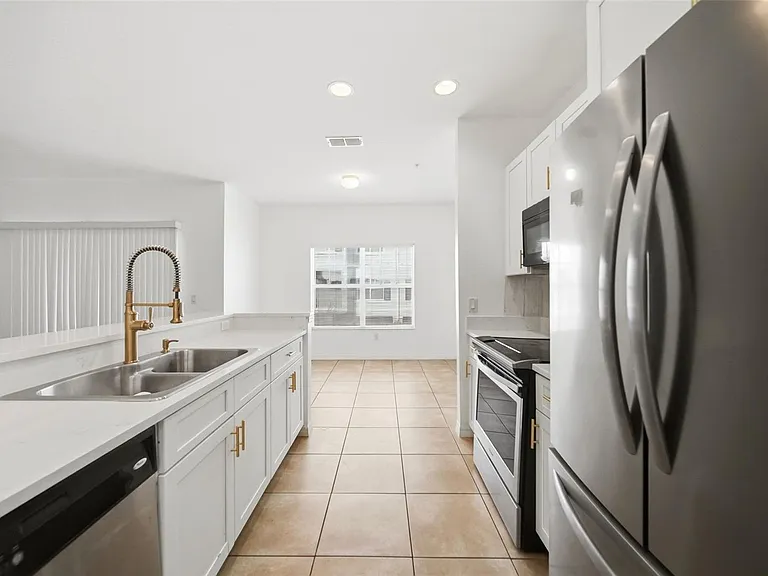 2532 Grand Central Pkwy #8 — Photo 19