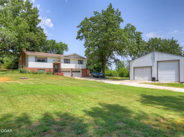 880 Oak Crst, Baxter Springs, KS 66713