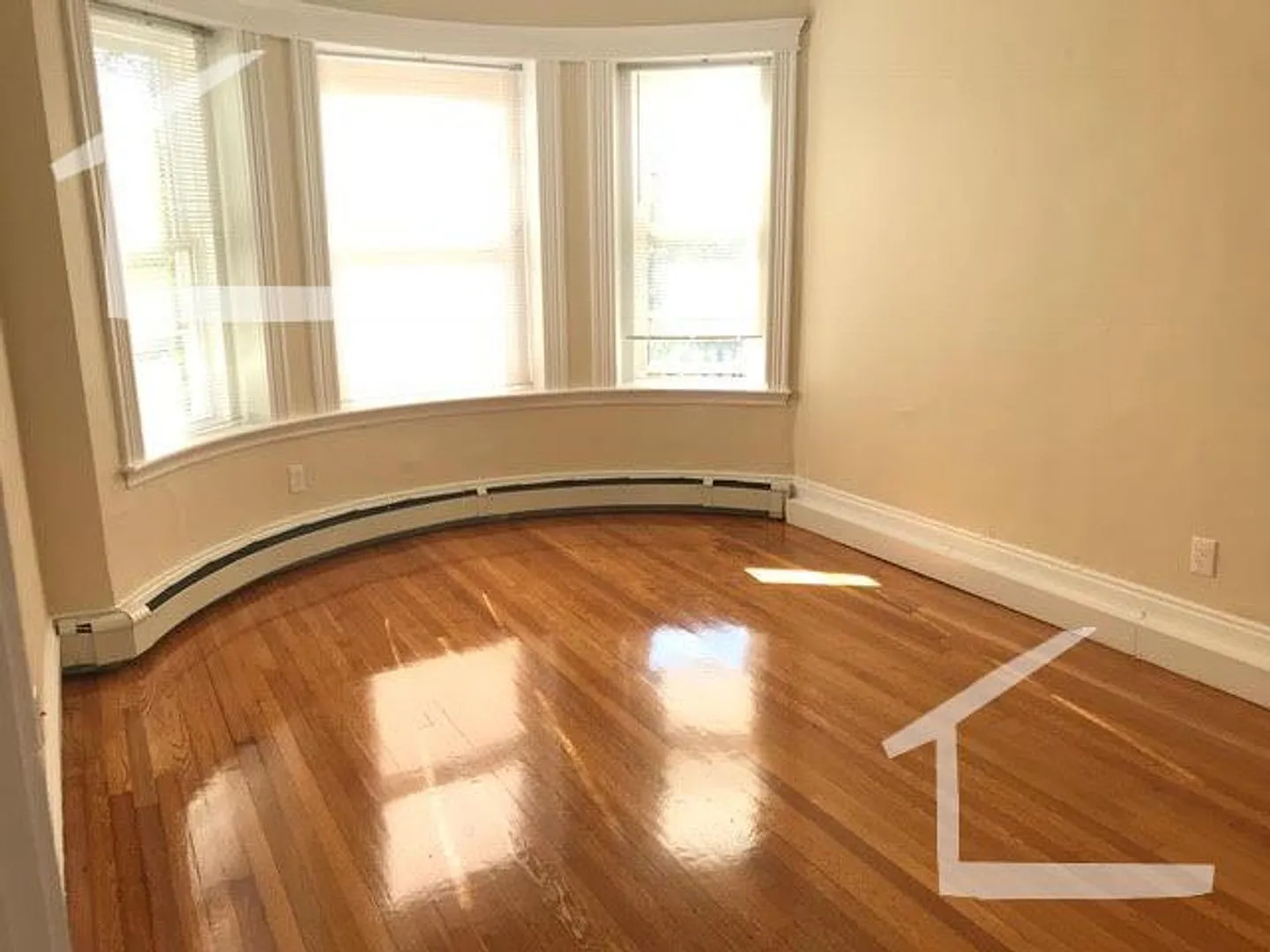 3-Bed Perfection for June Move-In — Photo 2