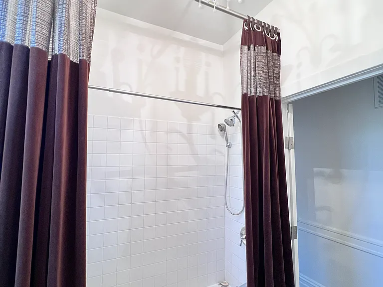 948 N Hoyne Ave #3 — Photo 16