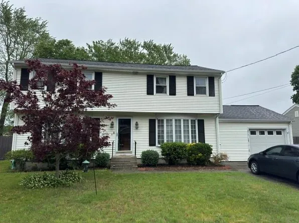 40 Pettis Dr, Warwick, RI 02889