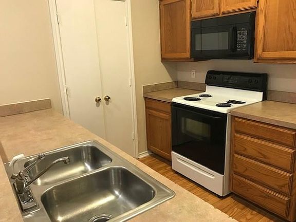 4th image of 501 Sally Ln Unit A