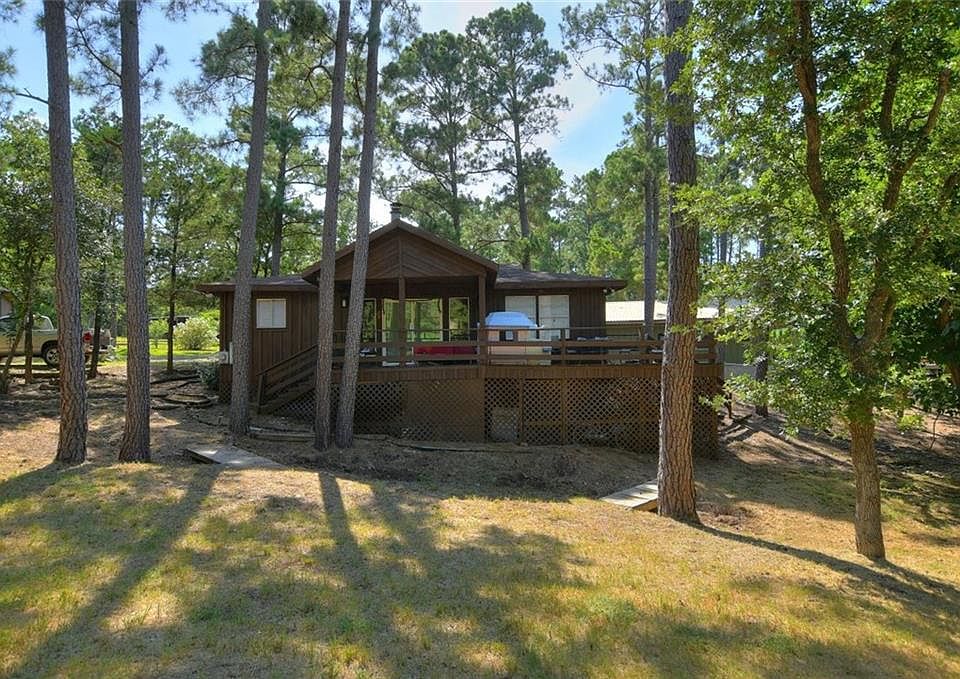 1st image of 104 Broken Bow