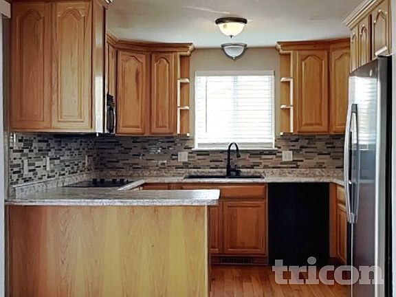 4th image of 8495 W 78th Cir