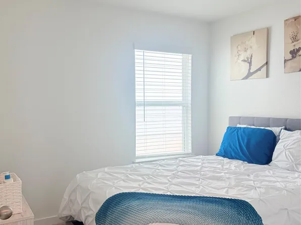 182 Shackleton Dr, Kyle, TX 78640