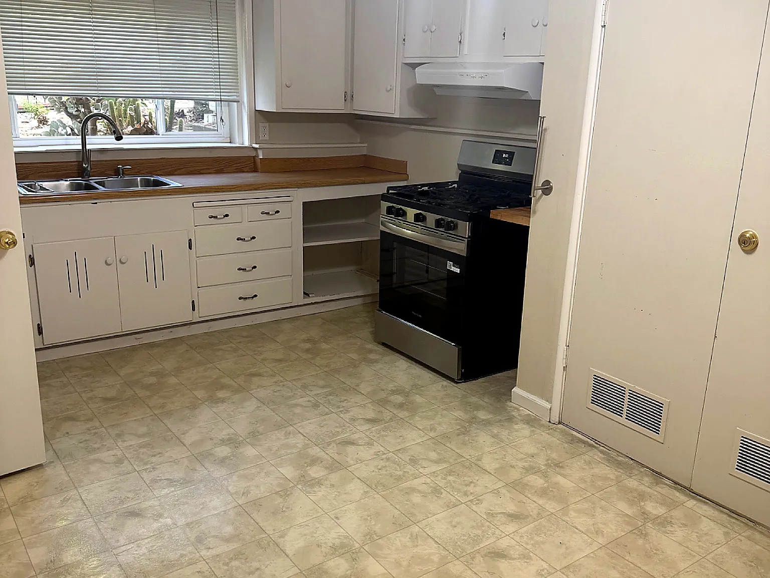 2 bed, 850 sqft, $2,450 — Photo 4