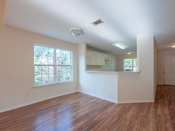 4th image of 176 Bevington Dr