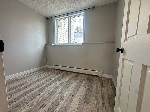 3rd image of 1095 6th St APT 4