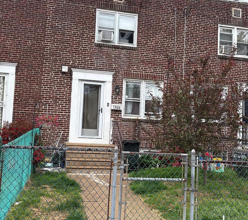1st image of 1366 Sayrs Ave
