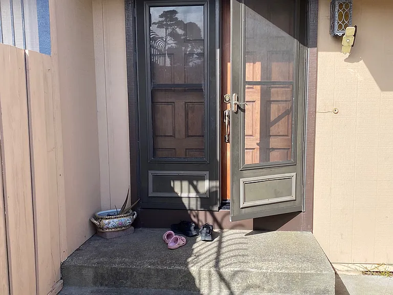 Front door with wind doors