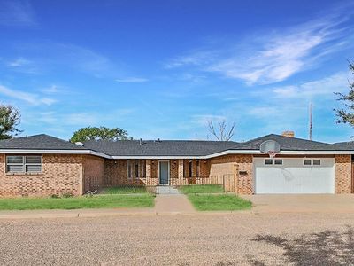 419 E Jackson St, Levelland, TX, 79336