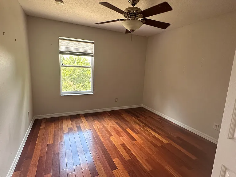219 Hunt St — Photo 8