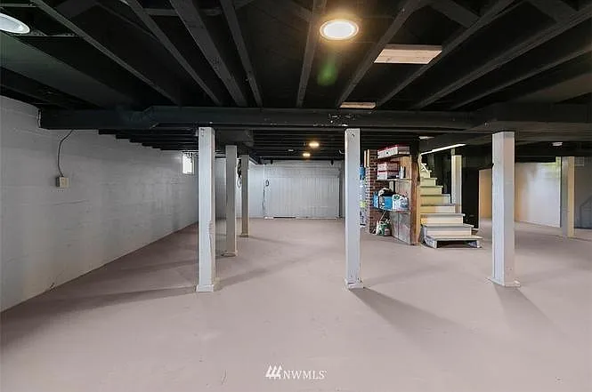 1921 E Valley Hwy — Photo 14