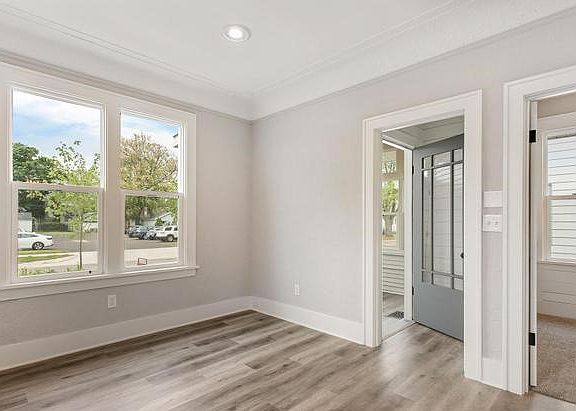 4th image of 287 W 19th St